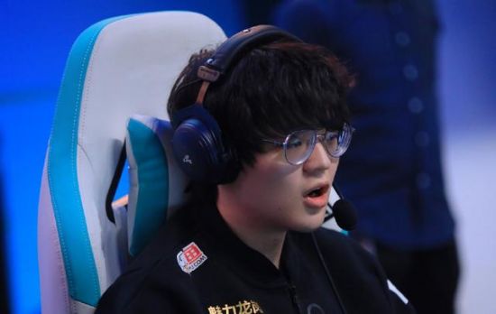 英伟达推出AI队友提升吃鸡游戏体验